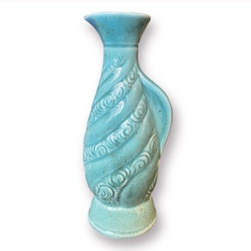 Vintage 1966 James B. Beam Distilling Co. Ceramic Decanter 10 x 5 x 3.5 inches
